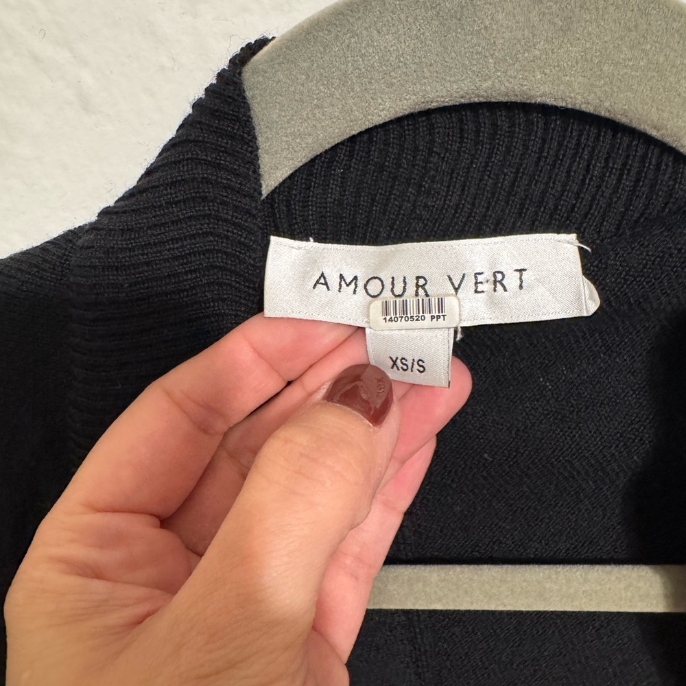 Amour Vert Classic Black Cocoon Cardigan - Picture 2 of 4